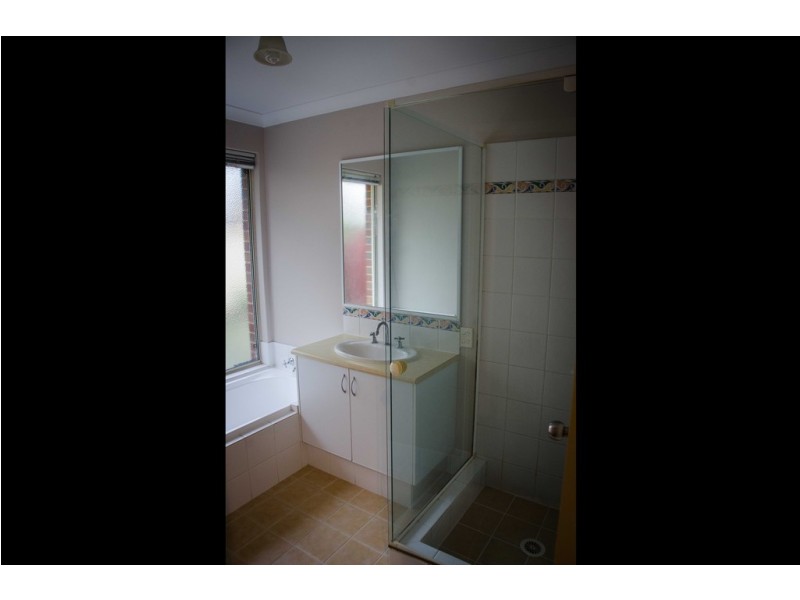 15 Barents Road, Canning Vale WA 6155