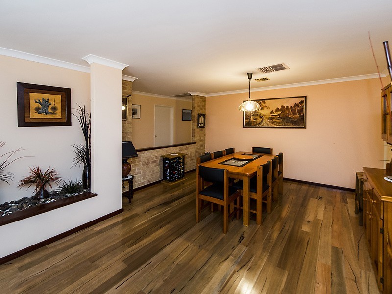 4 Wisteria Place, Thornlie WA 6108
