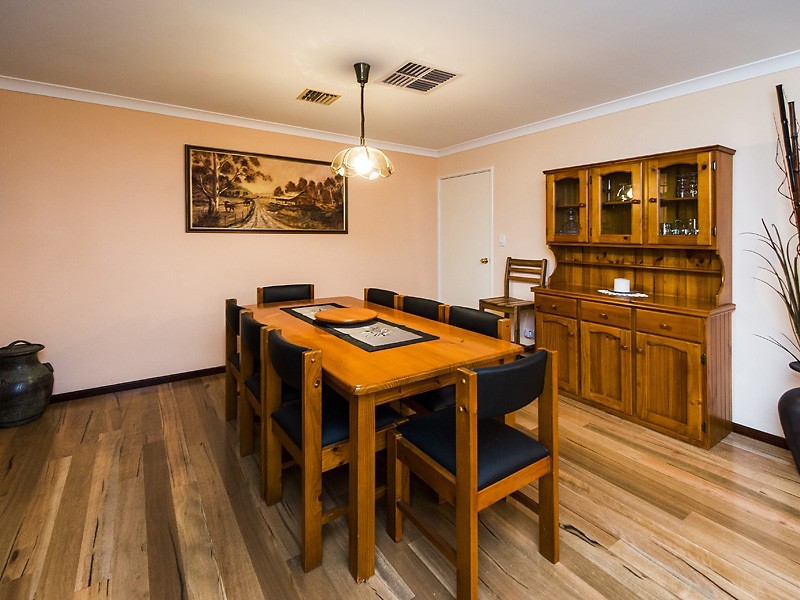 4 Wisteria Place, Thornlie WA 6108