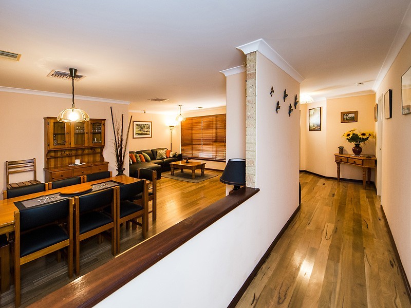 4 Wisteria Place, Thornlie WA 6108