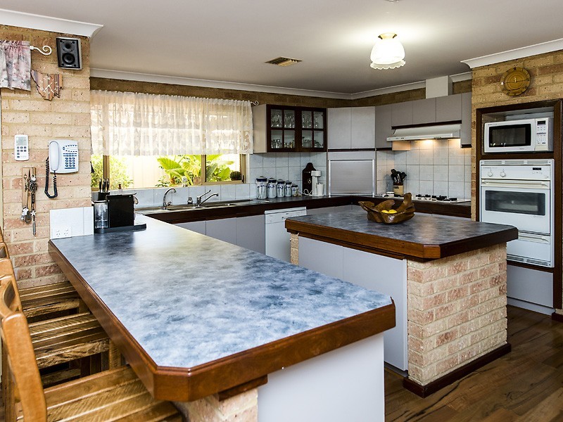 4 Wisteria Place, Thornlie WA 6108