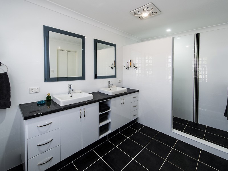 4 Wisteria Place, Thornlie WA 6108
