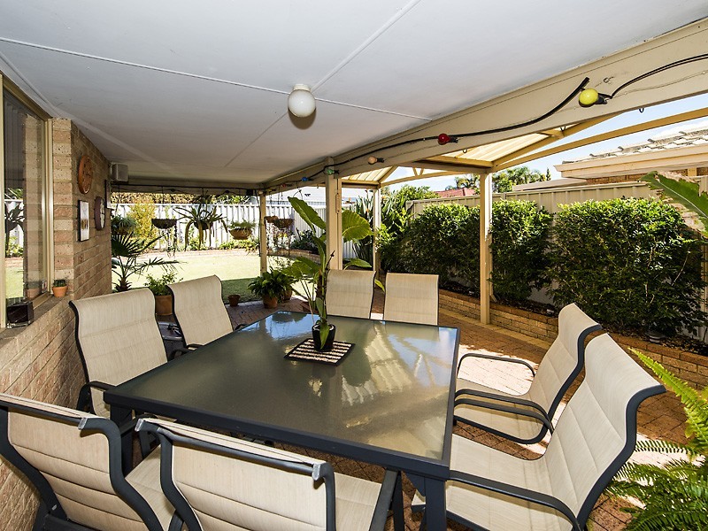 4 Wisteria Place, Thornlie WA 6108