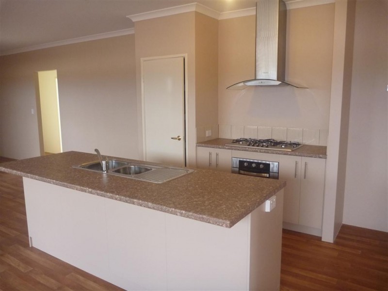 19 Biddiarra Bend, Southern River WA 6110