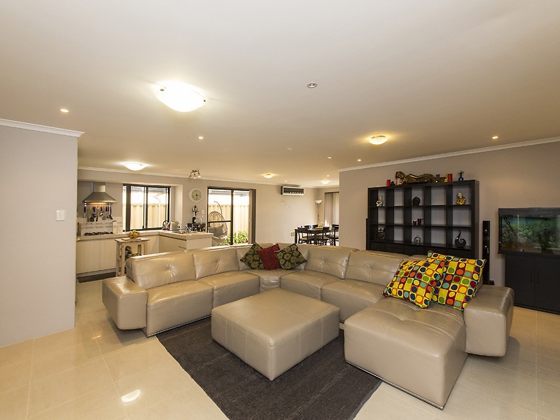 32 Kingia Way, Canning Vale WA 6155