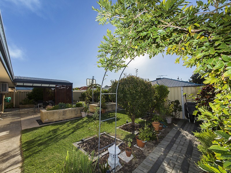 32 Kingia Way, Canning Vale WA 6155