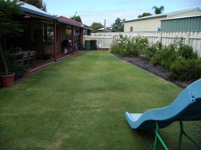 4 Retreat Mews, Canning Vale WA 6155