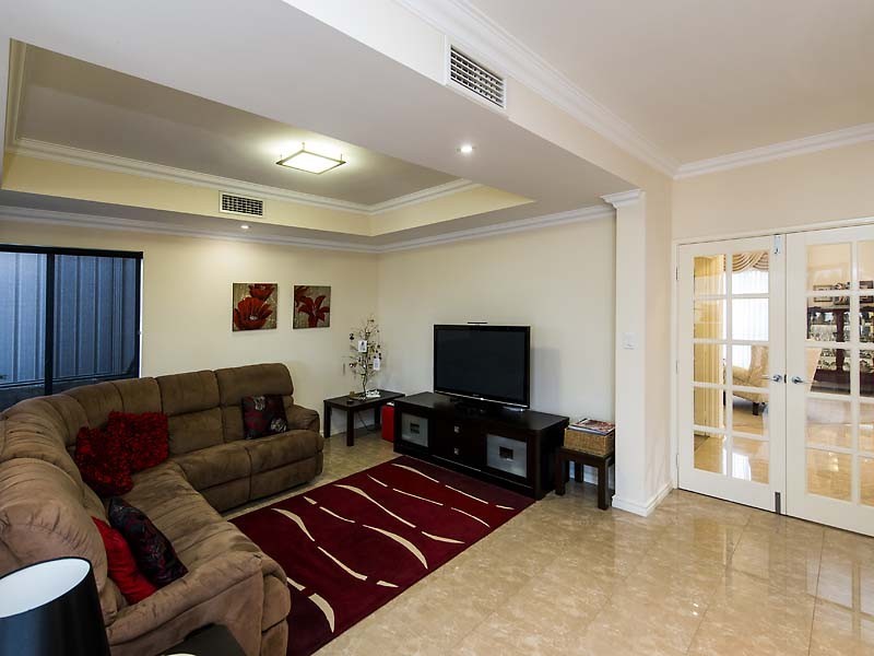 8 Breelya Rise, Canning Vale WA 6155