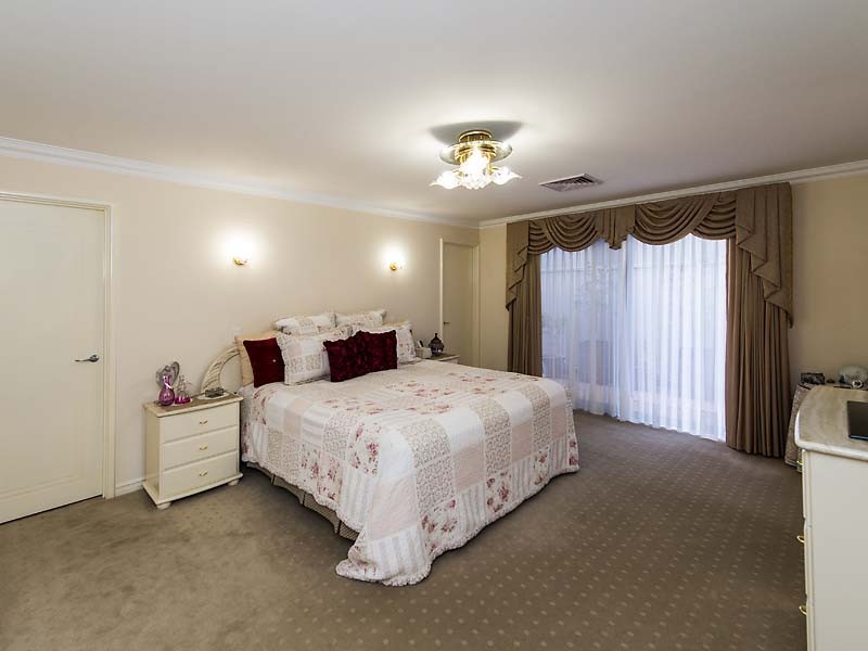 8 Breelya Rise, Canning Vale WA 6155