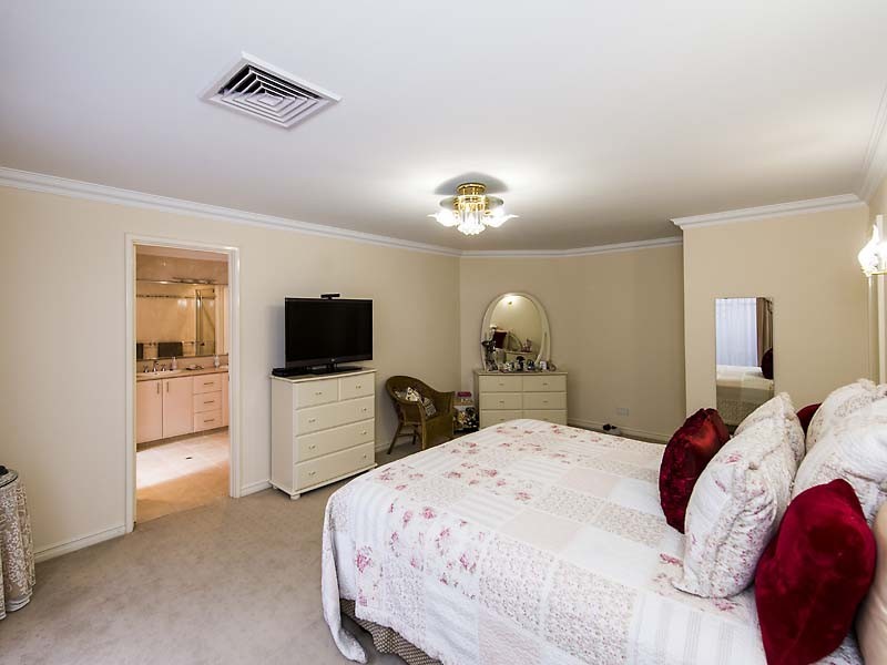 8 Breelya Rise, Canning Vale WA 6155