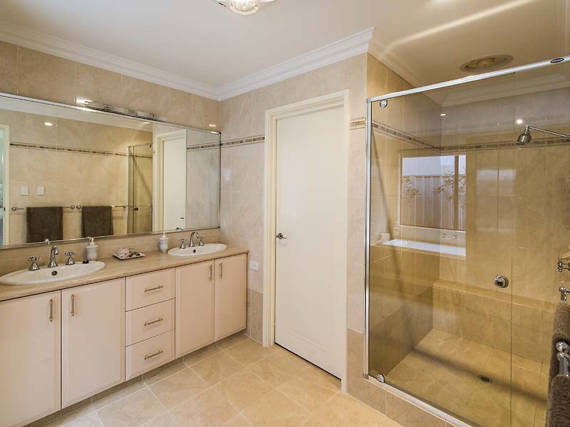 8 Breelya Rise, Canning Vale WA 6155