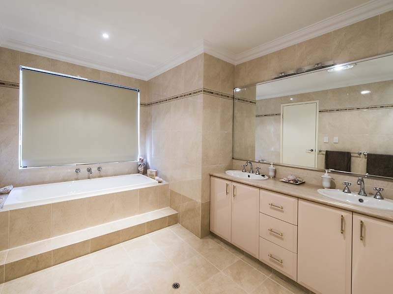 8 Breelya Rise, Canning Vale WA 6155