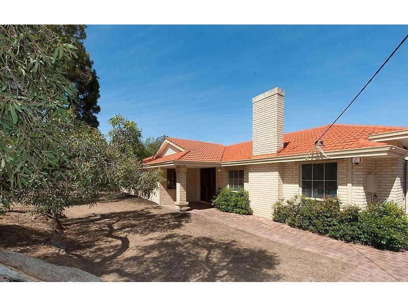 5 Valley Close, Canning Vale WA 6155