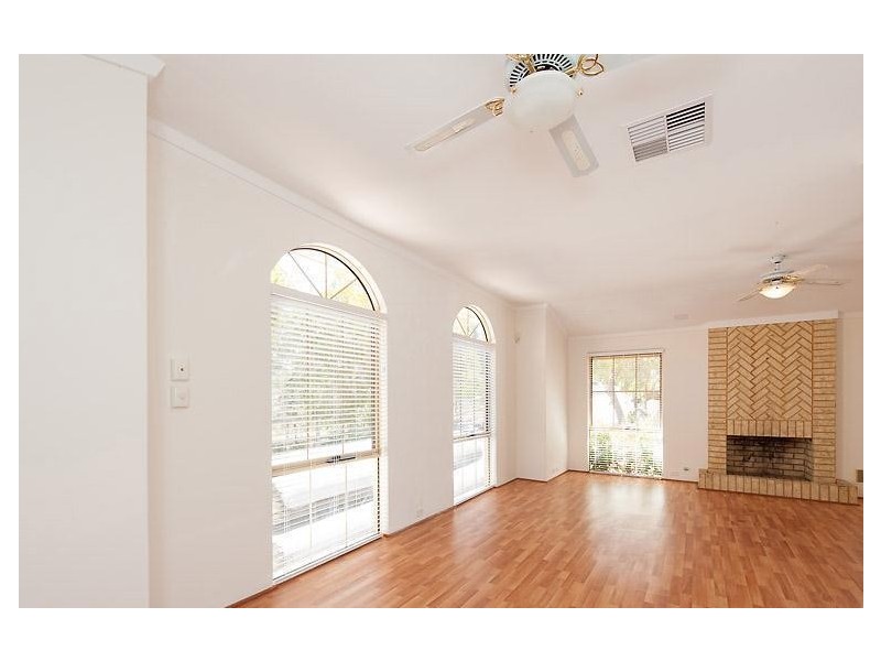 5 Valley Close, Canning Vale WA 6155