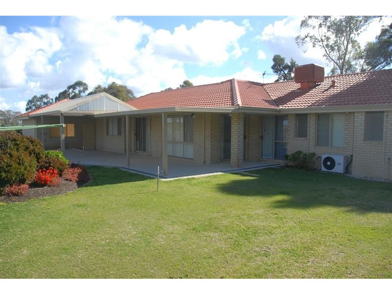 5 Valley Close, Canning Vale WA 6155