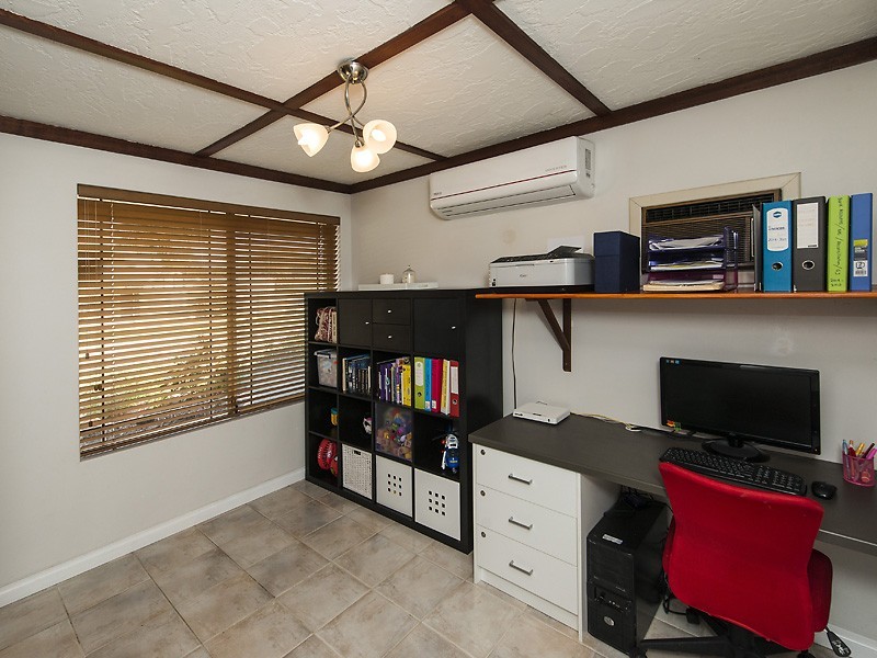 35 Silverhill Loop, Seville Grove WA 6112