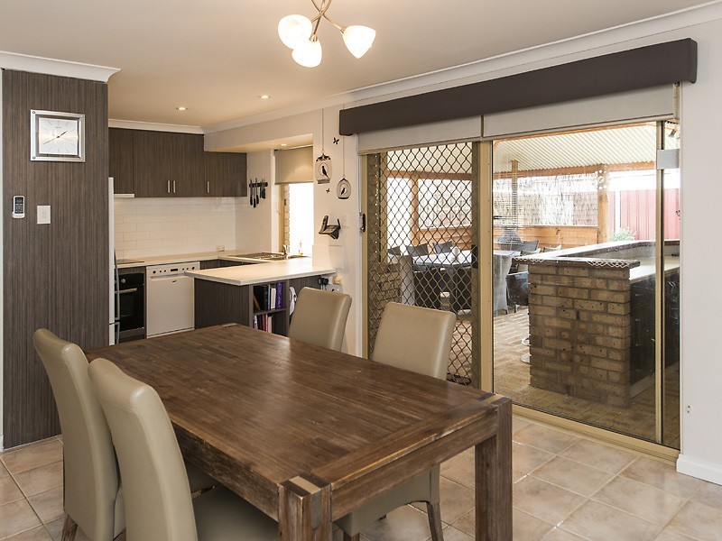 35 Silverhill Loop, Seville Grove WA 6112