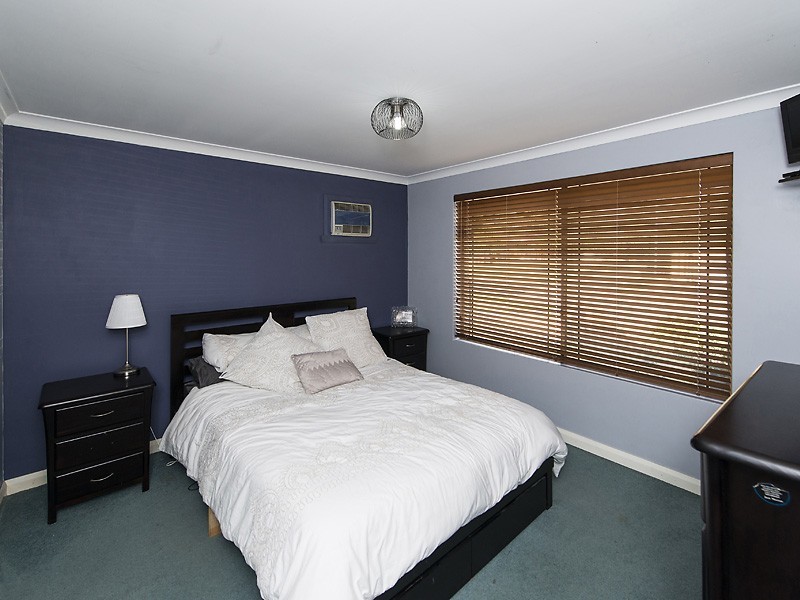 35 Silverhill Loop, Seville Grove WA 6112