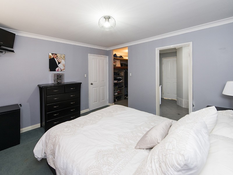 35 Silverhill Loop, Seville Grove WA 6112