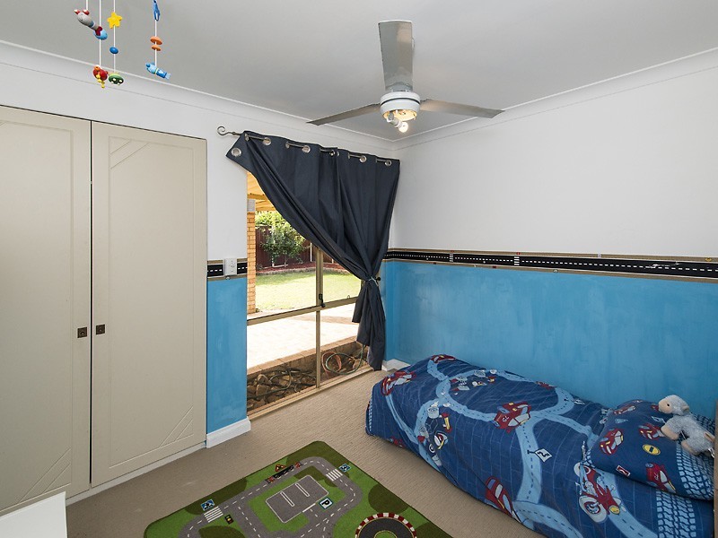 35 Silverhill Loop, Seville Grove WA 6112