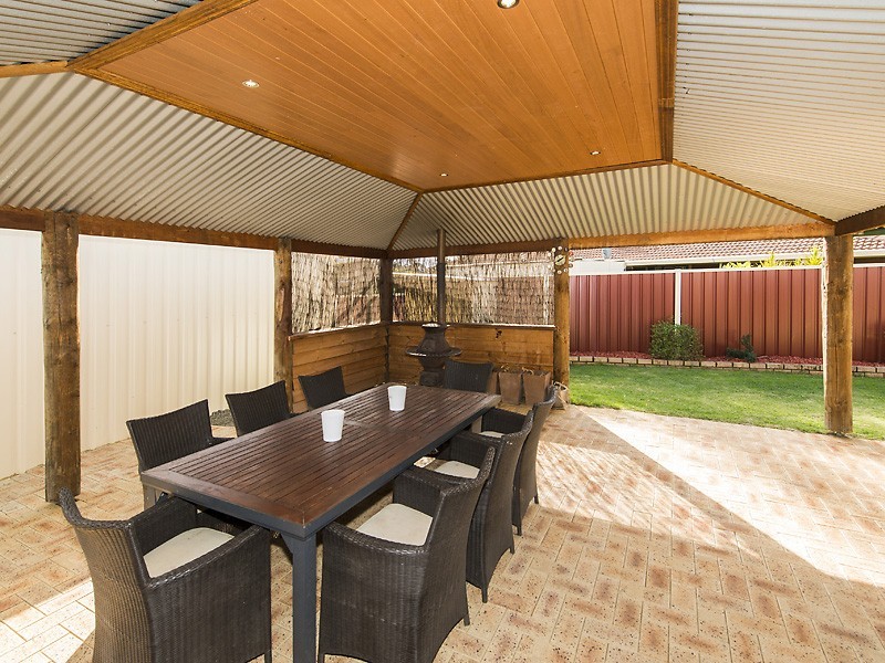 35 Silverhill Loop, Seville Grove WA 6112