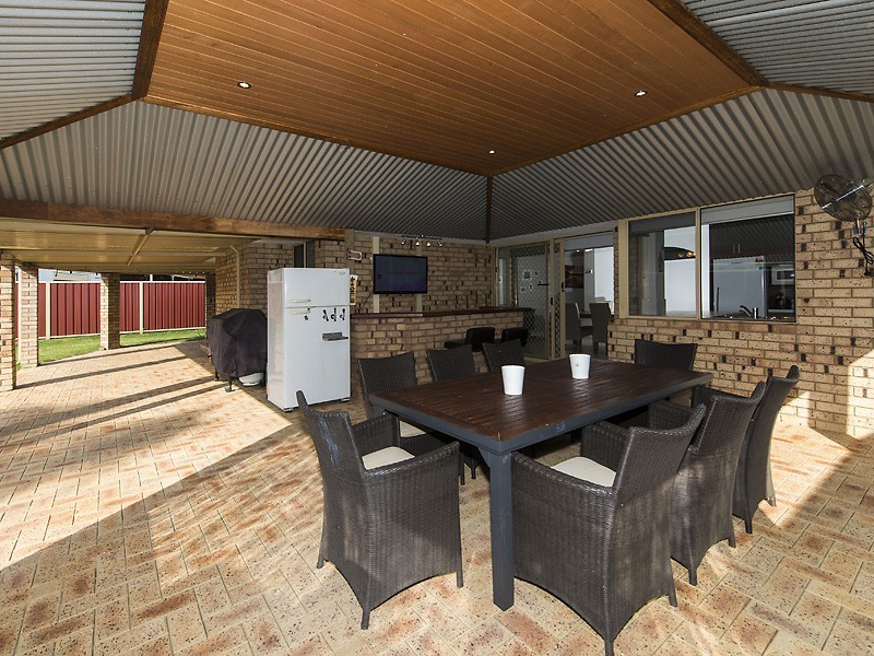 35 Silverhill Loop, Seville Grove WA 6112