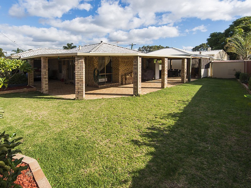 35 Silverhill Loop, Seville Grove WA 6112