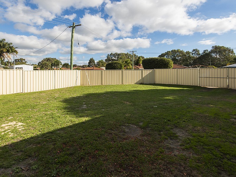 35 Silverhill Loop, Seville Grove WA 6112