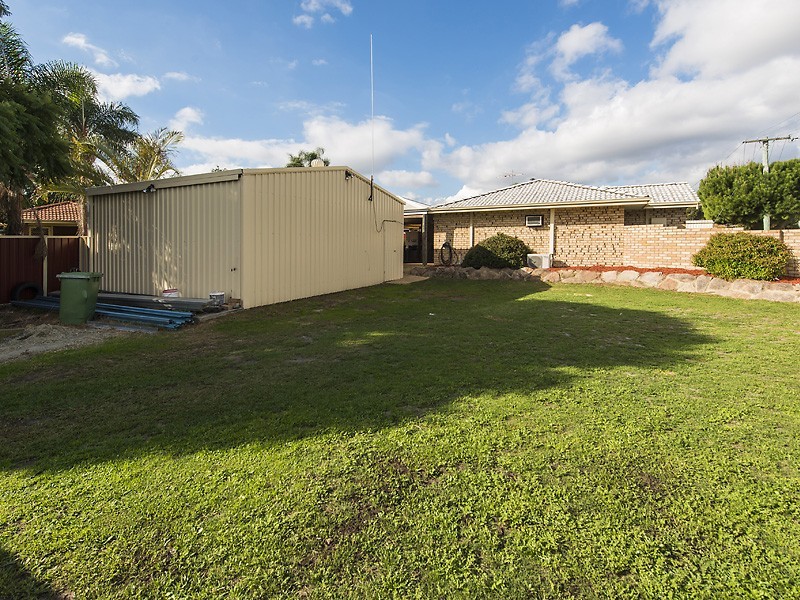 35 Silverhill Loop, Seville Grove WA 6112