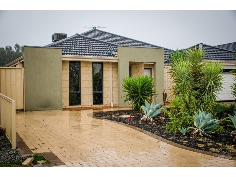 16 Philadelphia Parade, Canning Vale WA 6155