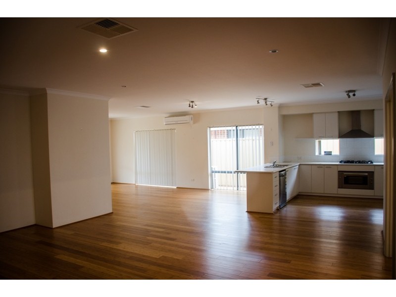 16 Philadelphia Parade, Canning Vale WA 6155