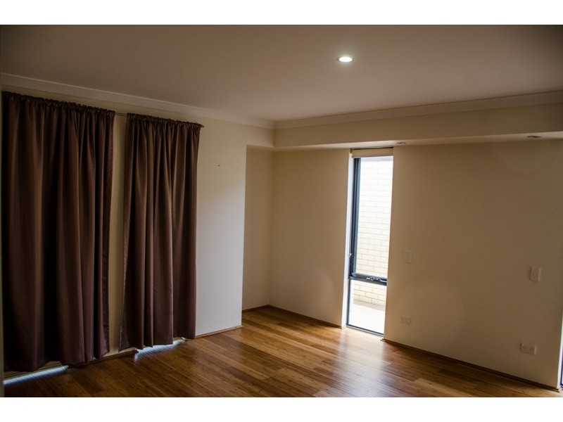 16 Philadelphia Parade, Canning Vale WA 6155