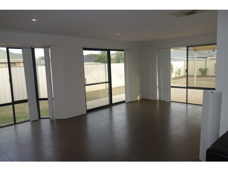 87 Gay Street, Huntingdale WA 6110