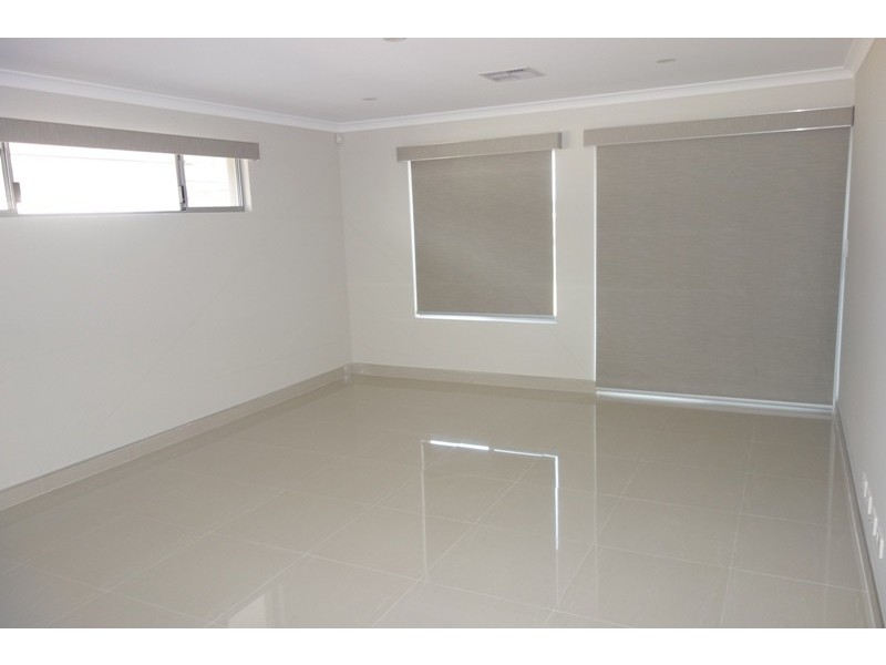 20 Lee-Steere Crescent, Piara Waters WA 6112