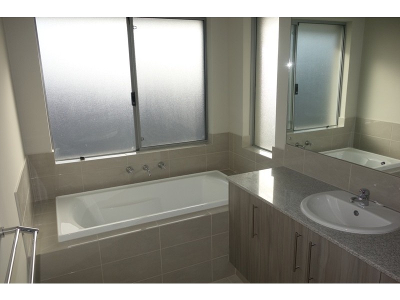 20 Lee-Steere Crescent, Piara Waters WA 6112