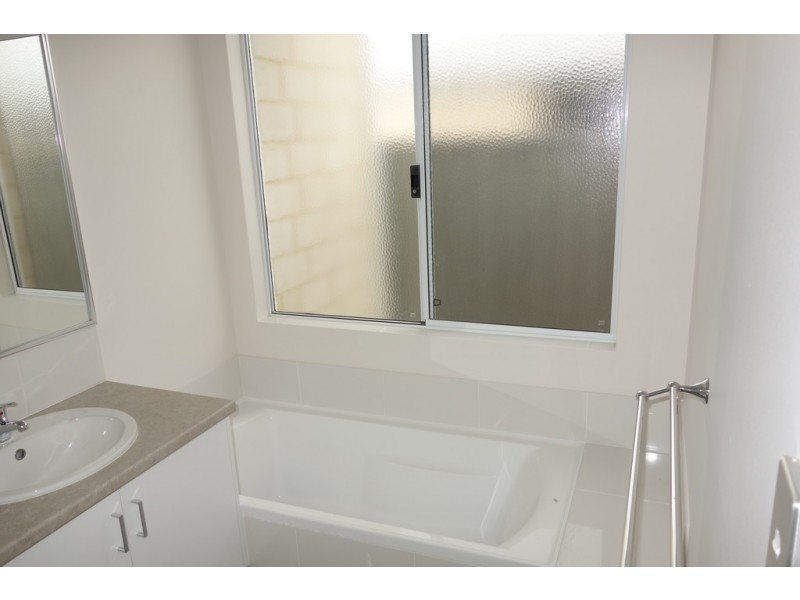 2 Cowes Street, Harrisdale WA 6112