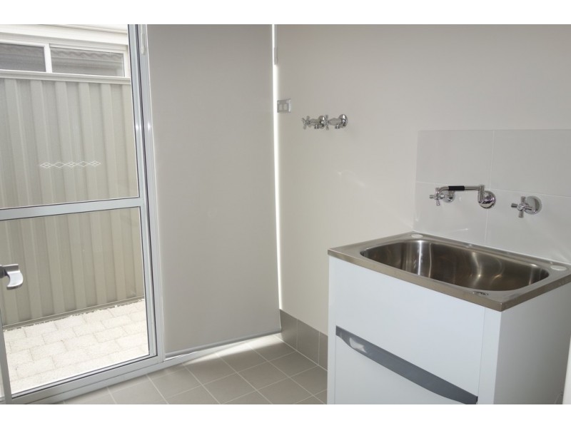 2 Cowes Street, Harrisdale WA 6112