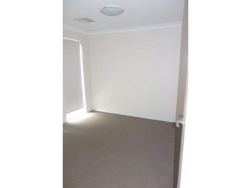 2 Cowes Street, Harrisdale WA 6112