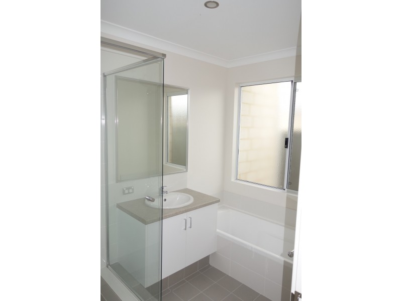 2 Cowes Street, Harrisdale WA 6112