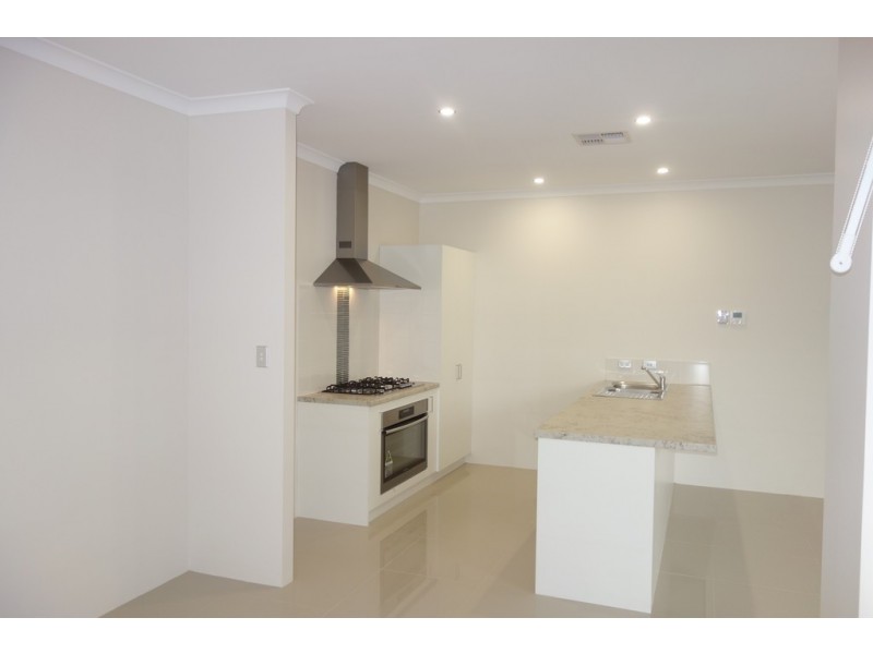 4 Cowes Street, Harrisdale WA 6112