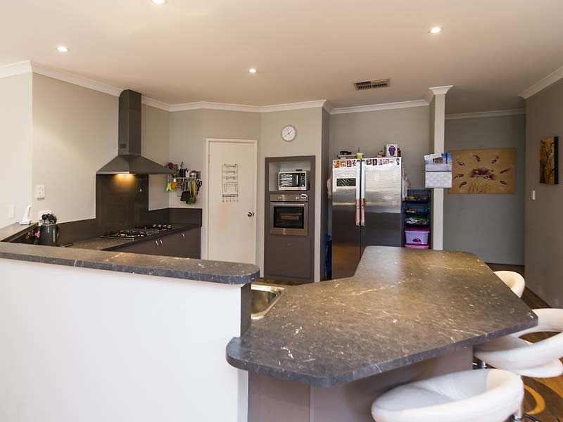 27 Daleford Way, Southern River WA 6110