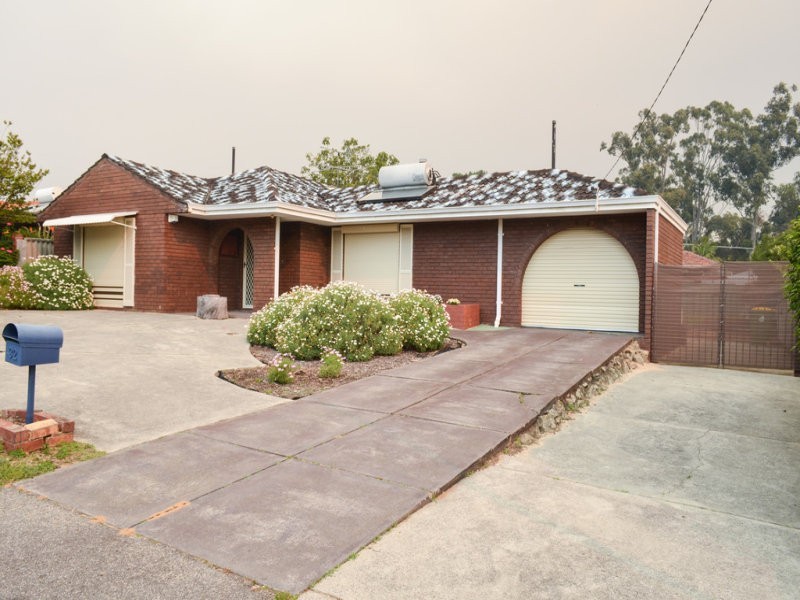 32 Lilian Avenue, Armadale WA 6112