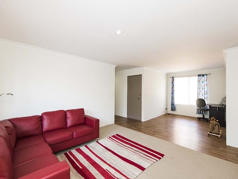 11 Calvert Loop, Hilbert WA 6112