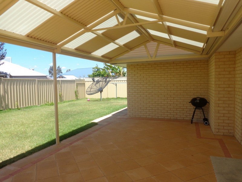 27 Cordata Street, Canning Vale WA 6155