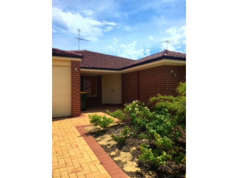 15 Alba Pass, Halls Head WA 6210