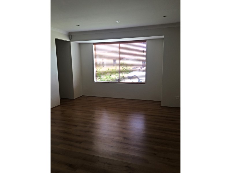 15 Alba Pass, Halls Head WA 6210