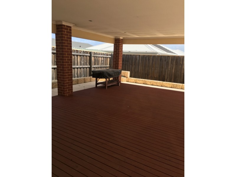 15 Alba Pass, Halls Head WA 6210