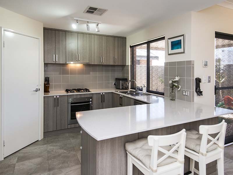 6/15 Blackfriars Meander, Piara Waters WA 6112