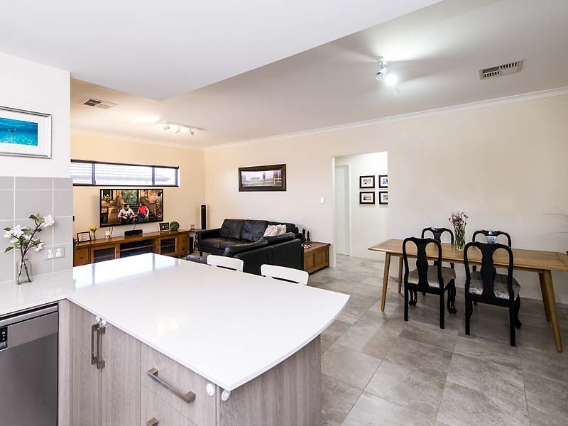 6/15 Blackfriars Meander, Piara Waters WA 6112