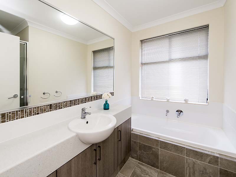 6/15 Blackfriars Meander, Piara Waters WA 6112